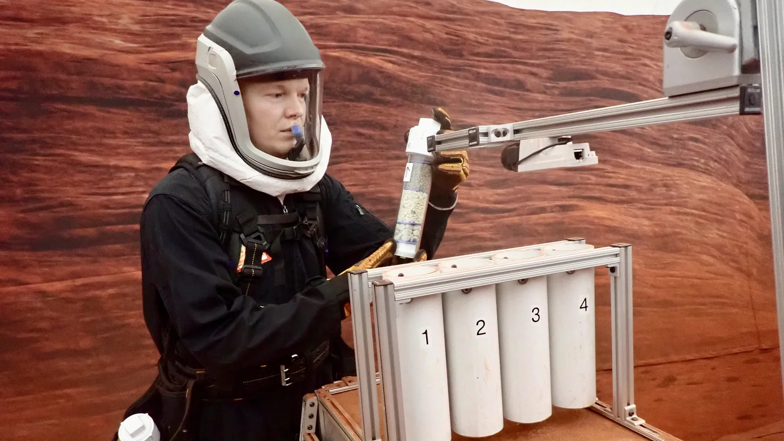 Four People Just Spent a Full Year on Fake Mars in Houston. They Only Talked to Family by Email